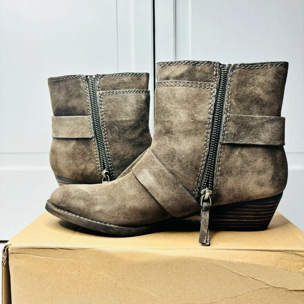 New NINE WEST Vasabady Dark Brown Heeled Boots Size 9